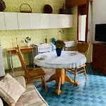 Peaceful Country Living At At Clara Daire *